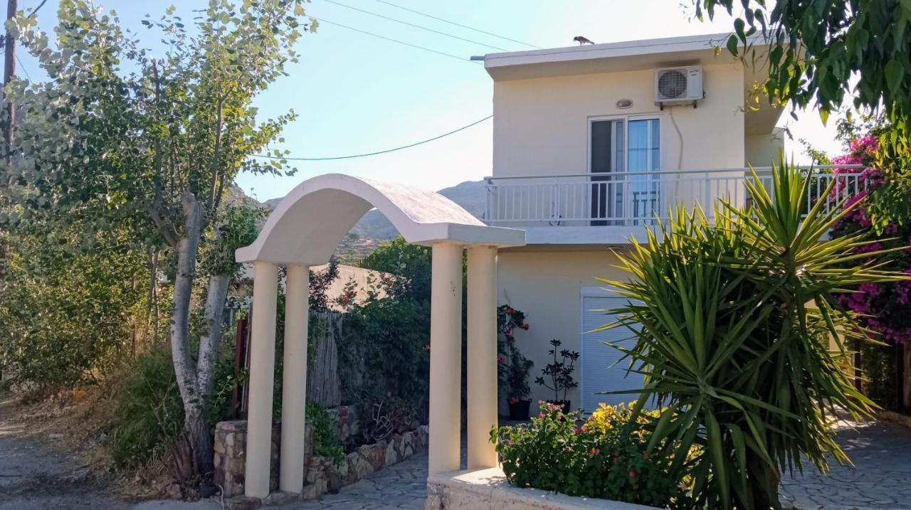 Marilen Appartement Livadia  Buitenkant foto