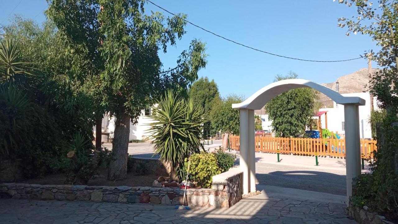 Marilen Appartement Livadia  Buitenkant foto