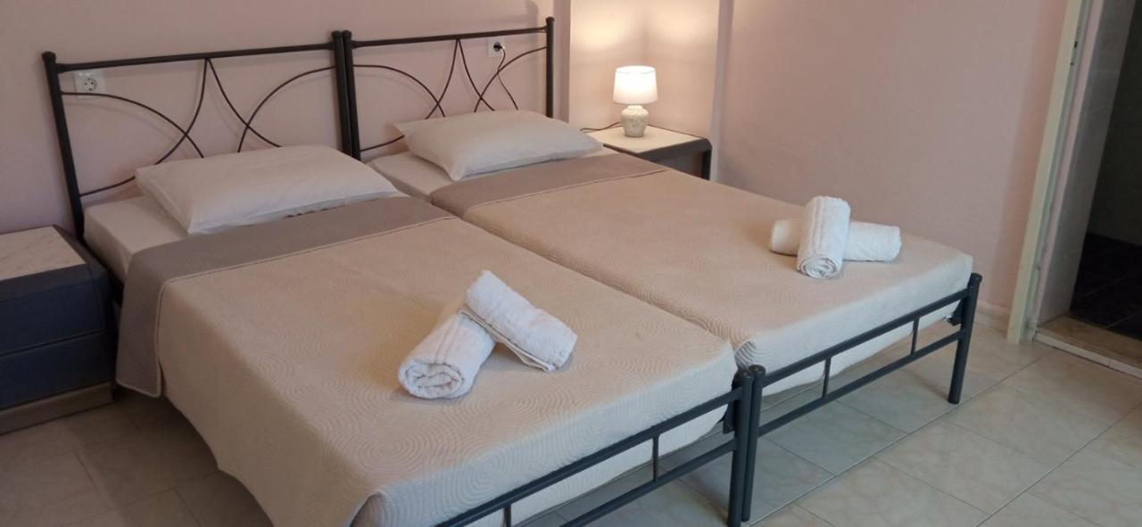Marilen Appartement Livadia  Buitenkant foto
