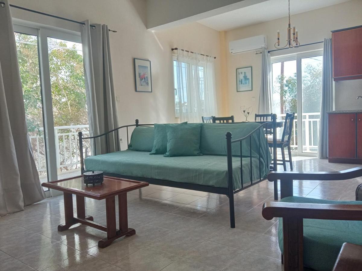 Marilen Appartement Livadia  Buitenkant foto