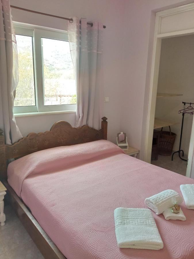Marilen Appartement Livadia  Buitenkant foto