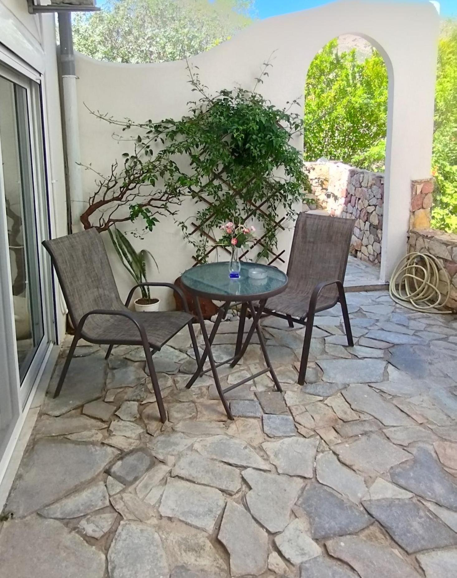Marilen Appartement Livadia  Buitenkant foto